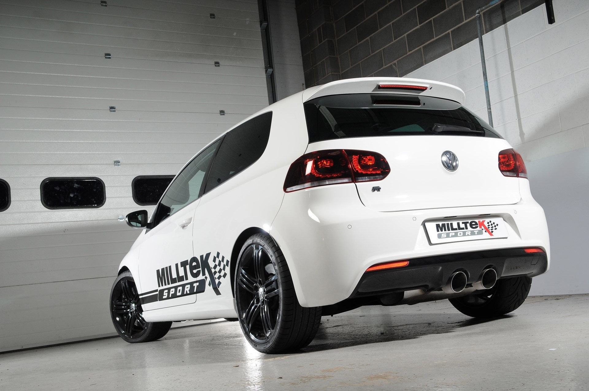 Milltek VW Golf VI R 2.0 TSI dual cat-back systeem met Titanium