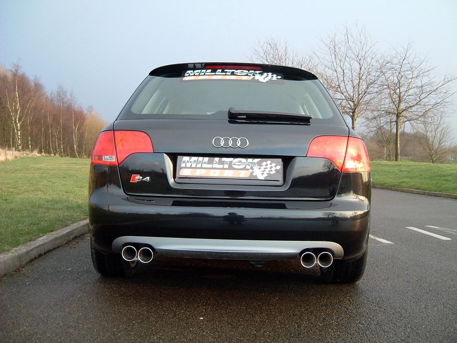 Milltek Audi S4 B7 4.2 V8 quattro quad cat-back systeem met dubb